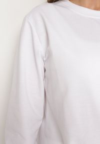 Born2be - Biała Klasyczna Bluza Wkładana przez Głowę Fosemia. Okazja: na co dzień. Kolor: biały. Długość rękawa: długi rękaw. Długość: długie. Styl: klasyczny #7