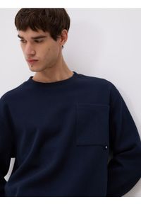 Reserved - Bluza regular z bawełną - granatowy. Kolor: niebieski. Materiał: bawełna #1