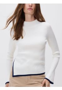 Reserved - Sweter z kontrastową lamówką - złamana biel. Materiał: wełna, dzianina