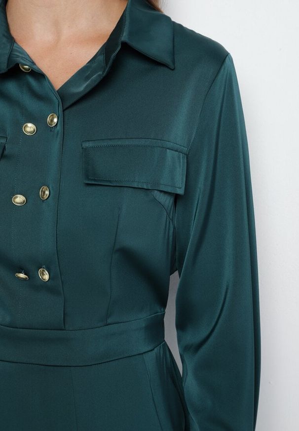 Born2be - Zielona Rozkloszowana Sukienka o Koszulowym Kroju z Imitacją Kieszeni i Gumką w Talii Rizza. Okazja: na co dzień. Kolor: zielony. Typ sukienki: koszulowe. Styl: casual, klasyczny, elegancki, wizytowy