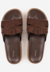 Renee - Ciemnobrązowe Klapki VICES z Geometryczną Cholewką Lorazeiros. Okazja: na co dzień. Kolor: brązowy. Materiał: jeans. Wzór: geometria. Sezon: lato. Obcas: na płaskiej podeszwie. Styl: casual #9