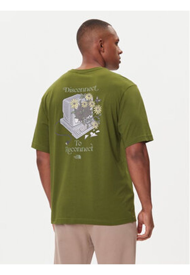 The North Face T-Shirt Connect NF0A8EGW Zielony Relaxed Fit. Kolor: zielony. Materiał: bawełna