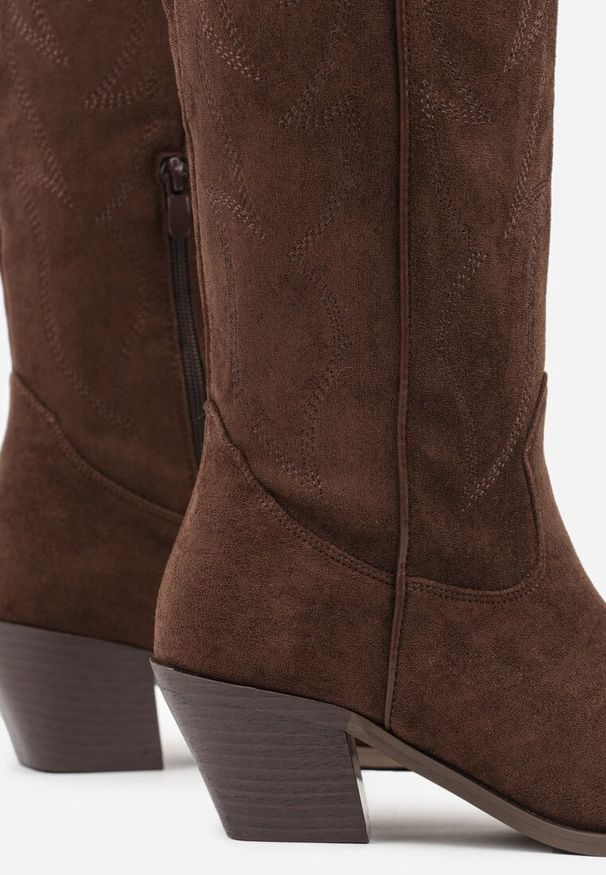 Renee - Brązowe Haftowane Kozaki Kowbojki na Stożkowym Obcasie Galianna. Okazja: na co dzień. Kolor: brązowy. Materiał: jeans, koronka. Wzór: haft. Obcas: na obcasie. Styl: casual. Wysokość obcasa: średni