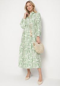 Born2be - Zielona Rozkloszowana Sukienka Koszulowa z Wiskozą w Geometryczny Wzór Alineria. Okazja: na co dzień. Kolor: zielony. Materiał: wiskoza. Wzór: geometria. Typ sukienki: koszulowe. Styl: klasyczny, casual, elegancki #2