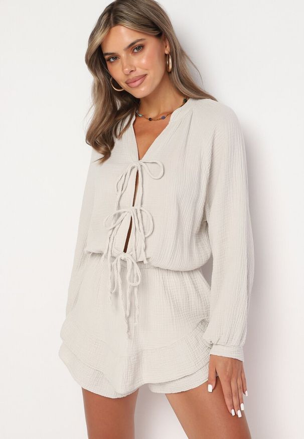 Born2be - Beżowy Wiązany Bawełniany Kombinezon Boho z Falbankami i Wiązaniem Lalelia. Okazja: na imprezę, na co dzień. Kolor: beżowy. Materiał: bawełna. Sezon: lato. Styl: boho