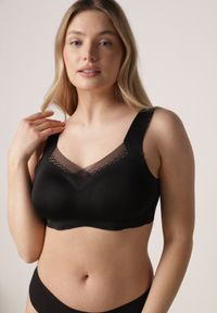 Born2be - Czarny Biustonosz Sportowy z Siateczką i Usztywnionymi Miseczkami Zerirae. Kolor: czarny. Rodzaj stanika: wyciągane miseczki #1
