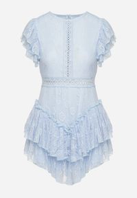 Born2be - Jasnoniebieski Taliowany Koronkowy Kombinezon z Ażurowymi Wstawkami i Falbanami Tinarosi. Okazja: na co dzień. Kolor: niebieski. Materiał: koronka. Wzór: ażurowy. Styl: elegancki, casual #2