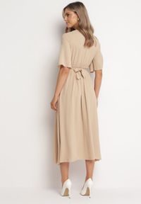 Born2be - Ciemnobeżowa Sukienka Maxi z Ozdobnym Wiązaniem i Gumką w Talii Myrcella. Kolor: beżowy. Długość: maxi #4