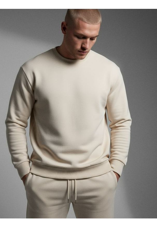Sinsay - Bluza crewneck basic - kremowy. Kolor: kremowy
