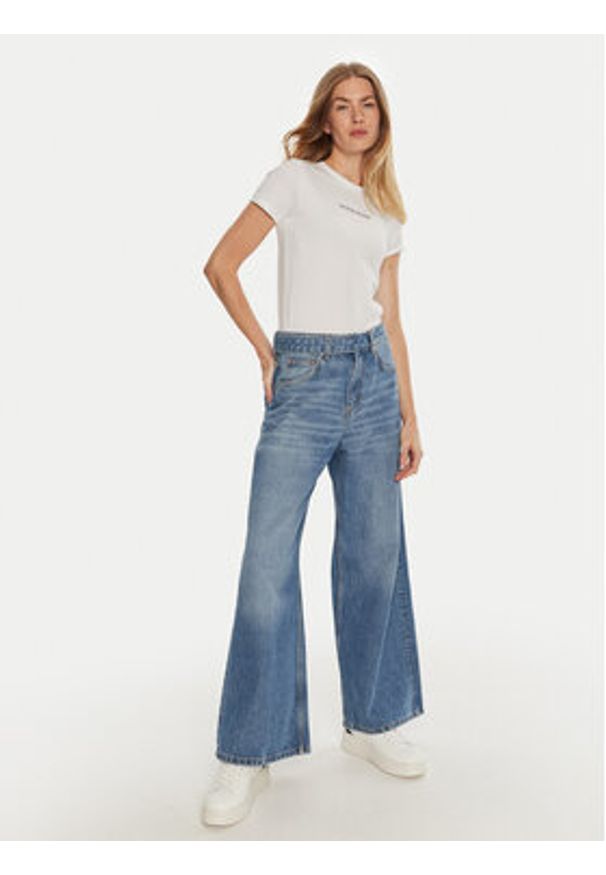 Guess Jeans T-Shirt W4YI01 J1314 Biały Slim Fit. Kolor: biały. Materiał: bawełna