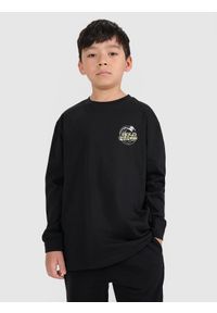 4f - 4F Longsleeve oversize z nadrukiem chłopięcy - czarny 128 (7-8 lat). Okazja: na co dzień. Kolor: czarny. Materiał: bawełna, jersey, dzianina. Długość rękawa: długi rękaw. Długość: długie. Wzór: nadruk. Sezon: lato. Styl: sportowy, klasyczny, casual