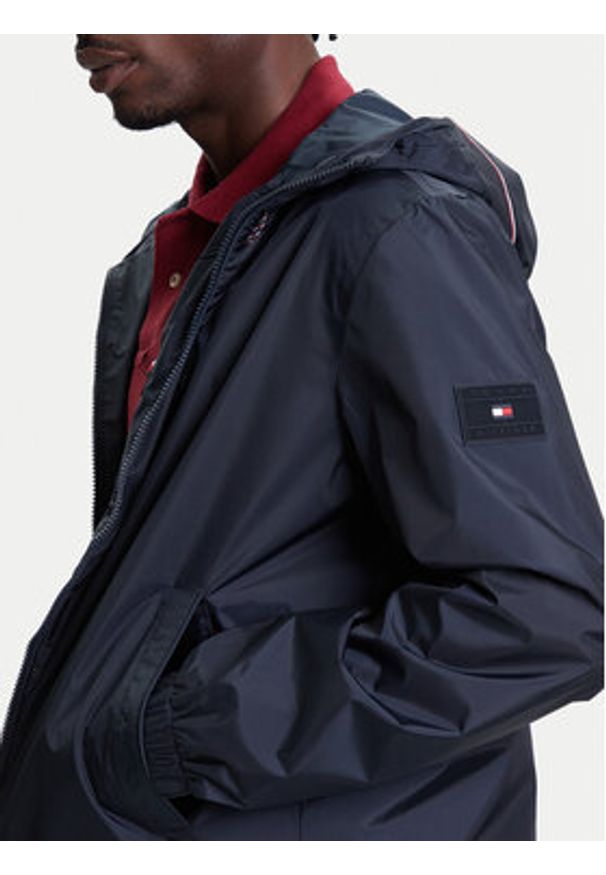 TOMMY HILFIGER - Tommy Hilfiger Kurtka przejściowa MW0MW40225 Granatowy Regular Fit. Kolor: niebieski. Materiał: syntetyk