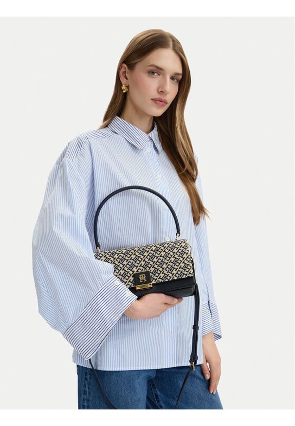 TOMMY HILFIGER - Tommy Hilfiger Torebka Th Her Med Crossover Jacqu AW0AW18638 Granatowy. Kolor: niebieski. Materiał: skórzane