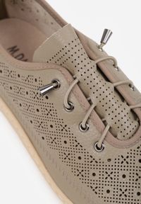 Born2be - Szare Skórzane Tenisówki z Ażurową Cholewką Nesseli. Okazja: na co dzień, do pracy, na spacer. Kolor: szary. Materiał: skóra. Szerokość cholewki: normalna. Wzór: ażurowy. Styl: boho, casual #4