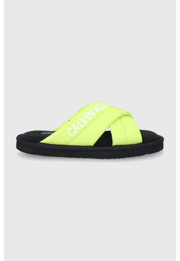 Calvin Klein Jeans Kapcie kolor zielony. Nosek buta: okrągły. Kolor: zielony. Materiał: materiał, guma. Wzór: gładki