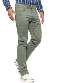 Wrangler - WRANGLER SPODNIE MĘSKIE ARIZONA DUSTY GREEN W12ORW457. Materiał: materiał #3