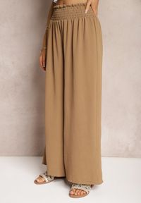 Renee - Jasnobrązowe Spodnie High Waist z Szerokimi Nogawkami i Gumką w Pasie Risabessa. Okazja: na co dzień. Stan: podwyższony. Kolor: brązowy. Styl: elegancki, casual