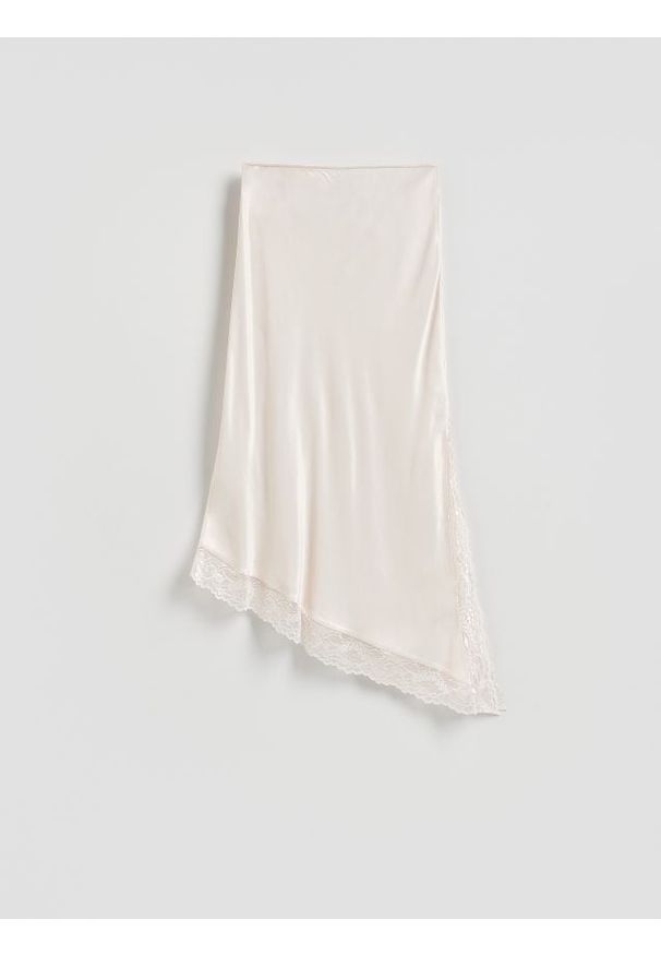 Reserved - Asymetryczna spódnica z koronką - kremowy. Kolor: kremowy. Materiał: koronka. Wzór: koronka