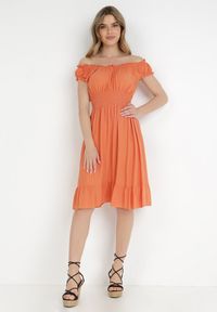 Born2be - Pomarańczowa Sukienka Chloromene. Kolor: pomarańczowy. Materiał: wiskoza, tkanina. Sezon: wiosna, lato. Długość: midi #4