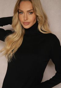 Renee - Czarny Golf Sweter o Dopasowanym Kroju z Kaszmirem Zairith. Okazja: na spacer, na spotkanie biznesowe, do pracy, na co dzień. Typ kołnierza: golf. Kolor: czarny. Materiał: kaszmir. Wzór: aplikacja. Styl: elegancki, biznesowy, klasyczny, casual