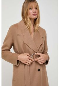 BOSS płaszcz wełniany kolor beżowy przejściowy dwurzędowy. Okazja: na co dzień. Kolor: beżowy. Materiał: wełna. Styl: casual, klasyczny #4