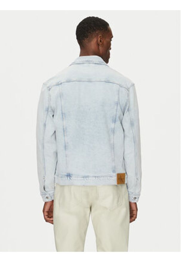 Calvin Klein Jeans Kurtka jeansowa J30J327590 Niebieski Slim Fit. Kolor: niebieski. Materiał: bawełna