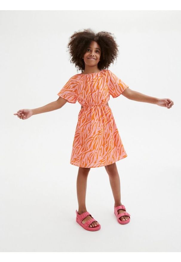 Reserved - Wzorzysta sukienka z lnem - różowy. Kolor: różowy. Materiał: len