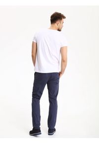 TOP SECRET - Spodnie męskie typu chino o regularnym kroju. Okazja: do pracy. Kolor: niebieski. Materiał: materiał, elastan, bawełna #4