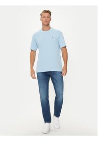 Lacoste T-Shirt TH7618 Niebieski Regular Fit. Kolor: niebieski. Materiał: syntetyk