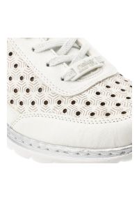 Półbuty damskie Rieker, skóra naturalna perforowana cholewka sznurowany fason lekka elastyczna podeszwa okrągły nosek, białe, L3217-80. Nosek buta: okrągły. Zapięcie: sznurówki. Kolor: biały. Materiał: skóra. Szerokość cholewki: normalna #3