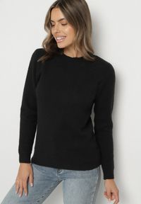Born2be - Czarny Sweter z Wełną w Klasycznym Stylu Firrive. Okazja: na co dzień. Kolor: czarny. Materiał: wełna. Styl: klasyczny