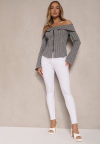 Renee - Białe Jeansy Skinny z Bawełną High Waist Ozdobione Guzikami Callirna. Okazja: na co dzień. Stan: podwyższony. Kolor: biały. Wzór: aplikacja. Styl: casual, elegancki