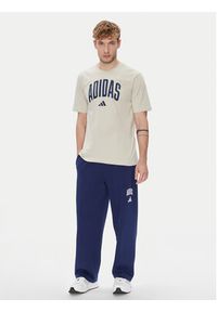 Adidas - adidas T-Shirt Collegiate Lineage Graphic JM6415 Beżowy Regular Fit. Kolor: beżowy. Materiał: bawełna #5