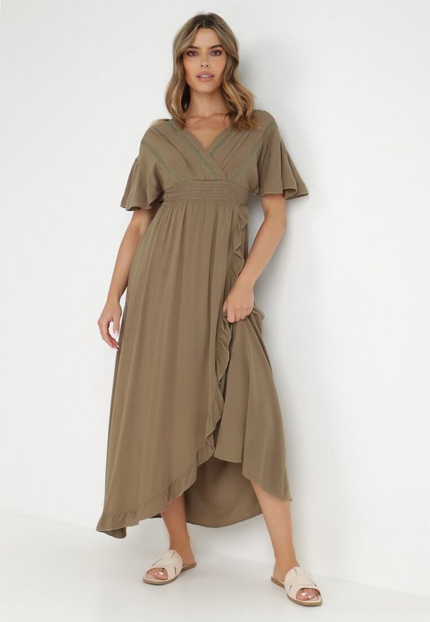 Born2be - Ciemnozielona Sukienka z Wiskozy Aeraste. Kolor: zielony. Materiał: wiskoza. Wzór: aplikacja. Typ sukienki: asymetryczne, kopertowe. Długość: maxi