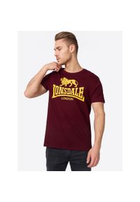 T-shirt o klasycznym kroju Lonsdale Logo. Kolor: czerwony #1