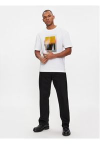Calvin Klein T-Shirt Sense Layer K10K112394 Biały Regular Fit. Kolor: biały. Materiał: bawełna