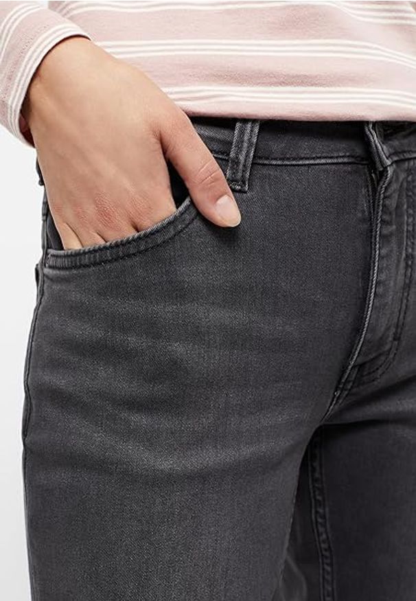 Damskie Spodnie Jeansowe Mustang Style Rebecca Slim Denim Black 1014713 4000 882