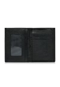 Ochnik - Czarny skórzany niezapinany portfel męski. Kolor: czarny. Materiał: skóra