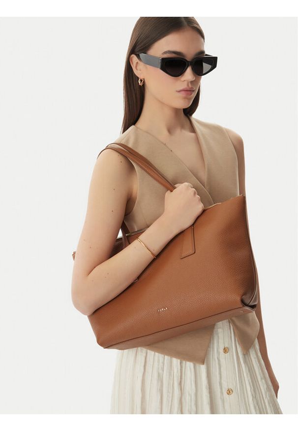 Furla Torebka Olivia M Tote WB01977 HSF000 CN 4557S Brązowy. Kolor: brązowy