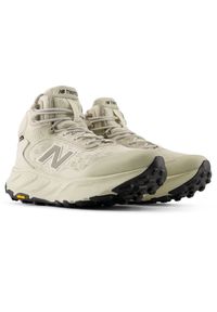 Buty męskie New Balance Fresh Foam X Hierro Hiker Gore-Tex v9 MTHIMCA9 – beżowe. Kolor: czarny. Materiał: materiał, syntetyk. Szerokość cholewki: normalna. Technologia: Gore-Tex. Sport: bieganie, fitness #2