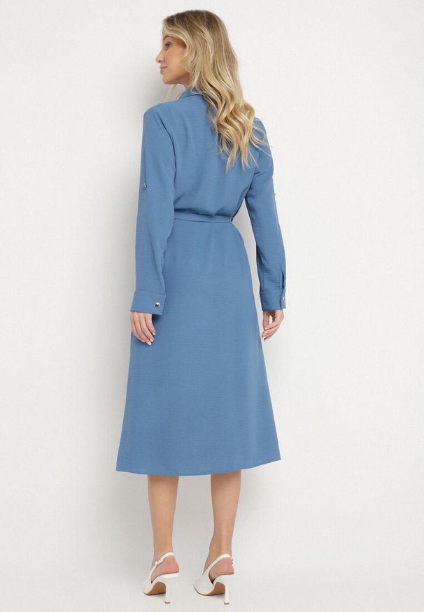 Born2be - Niebieska Koszulowa Sukienka z Materiałowym Paskiem Vivinara. Okazja: na co dzień, na imprezę. Kolor: niebieski. Materiał: materiał. Typ sukienki: koszulowe. Styl: casual, elegancki