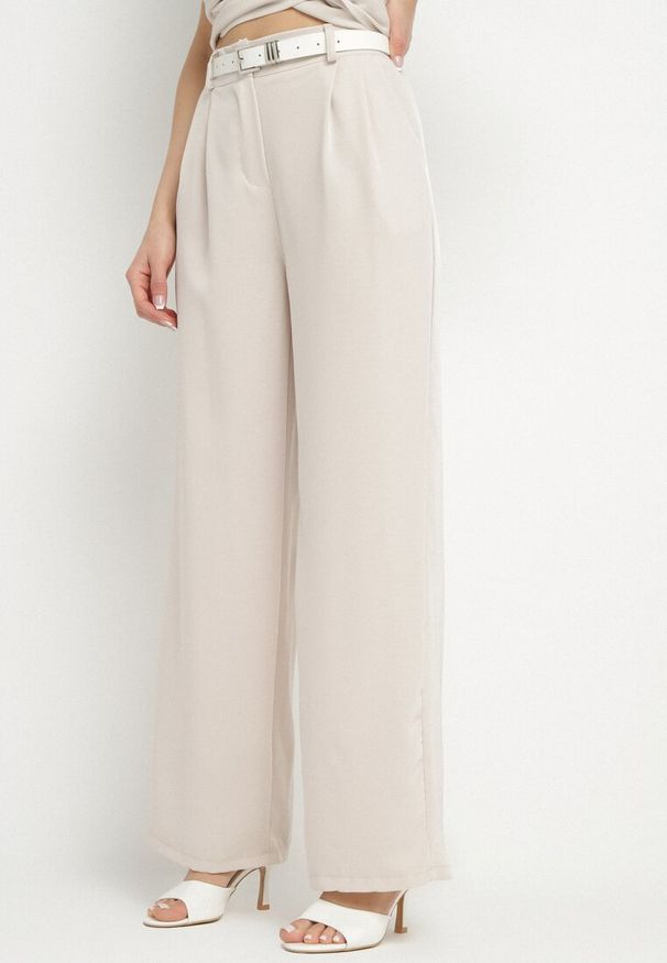 Born2be - Beżowy Komplet Koszula z Asymetrycznym Wiązaniem i Szerokie Spodnie Filivara. Kolor: beżowy