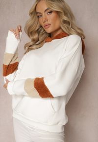 Renee - Biała Bawełniana Bluza z Kapturem i Wstawkami z Polaru Qilin. Typ kołnierza: kaptur. Kolor: biały. Materiał: polar, bawełna. Wzór: aplikacja #4