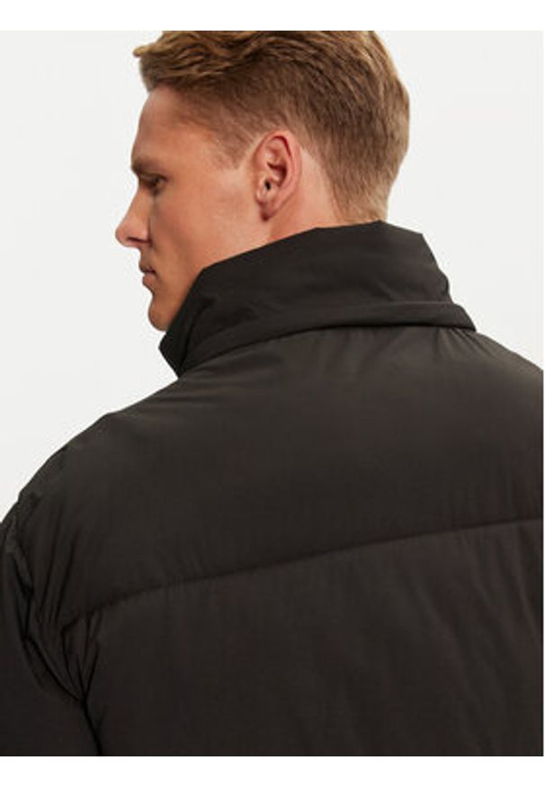 Guess Jeans Kurtka zimowa M4BL26 WGII2 Czarny Regular Fit. Kolor: czarny. Materiał: syntetyk. Sezon: zima