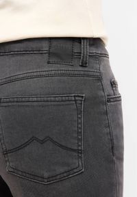 Damskie Spodnie Jeansowe Mustang Style Rebecca Slim Denim Black 1016089 4000 882