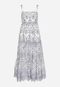 Born2be - Granatowo-Biała Bawełniana Sukienka Ozdobiona Haftem Sadonique. Okazja: na co dzień. Kolor: niebieski. Materiał: bawełna. Długość rękawa: na ramiączkach. Wzór: haft, aplikacja. Styl: casual, elegancki #5