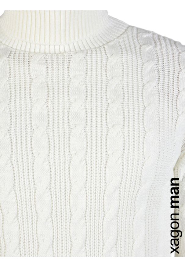Xagon Man Sweter "Turtle Neck" | A2108 1J 0712 | Mężczyzna | Kremowy. Okazja: na co dzień. Typ kołnierza: golf. Kolor: kremowy. Materiał: wiskoza, akryl, wełna. Wzór: ze splotem. Styl: casual