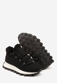 Renee - Czarne Sneakersy Typu Śniegowce na Tłoczonej Platformie Sierrna. Okazja: na co dzień, na spacer. Kolor: czarny. Materiał: skóra. Sezon: zima. Obcas: na platformie. Sport: turystyka piesza