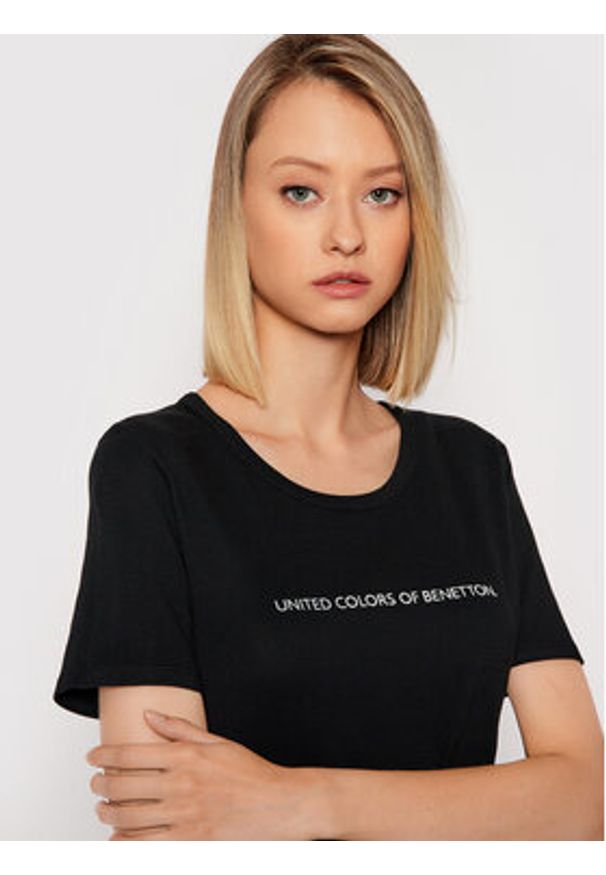 United Colors of Benetton - United Colors Of Benetton T-Shirt 3GA2E16A2 Czarny Regular Fit. Kolor: czarny. Materiał: bawełna
