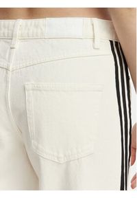 Adidas - adidas Jeansy Firebird KD2895 Beżowy Loose Fit. Kolor: beżowy #2
